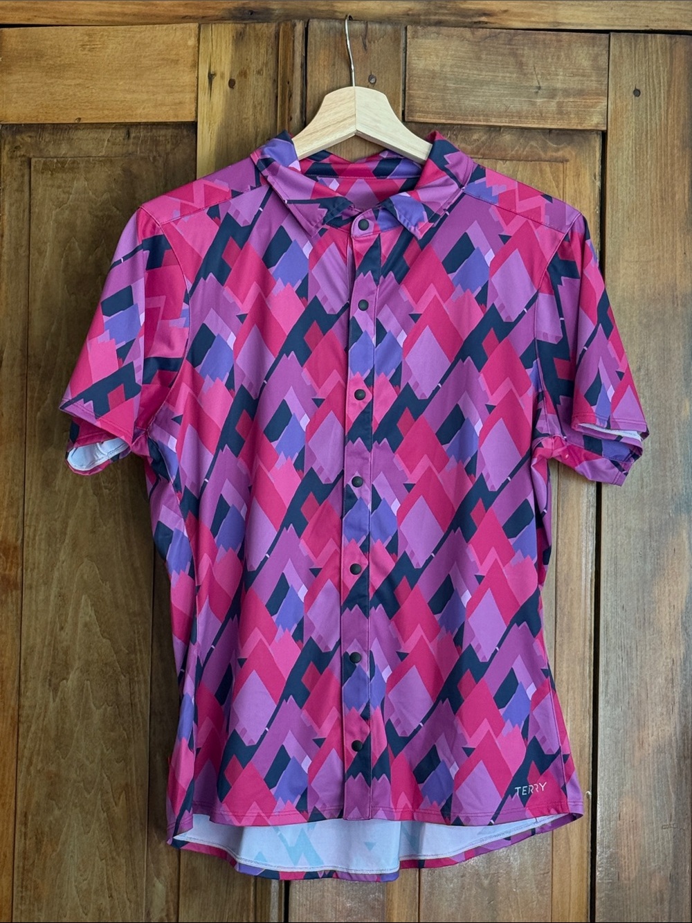 Terry Cycling Women’s M Pink & Purple Geometric Button-Down Short Sleeve Shirt